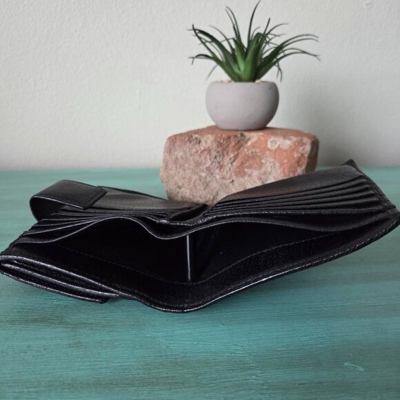 Gucci canvas bifold wallet - Picture 6 of 8